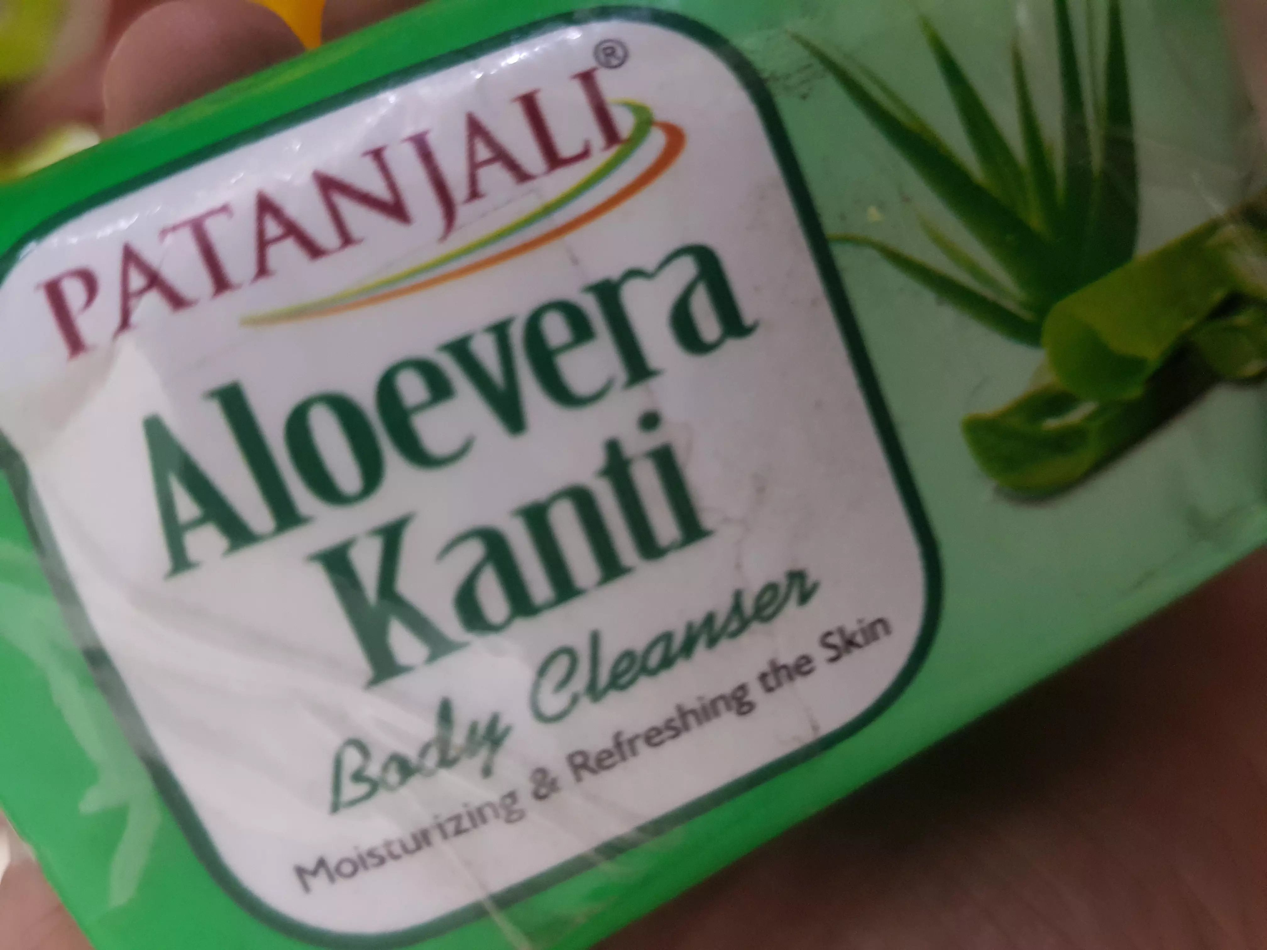 Patanjali Aloevera Kanti Body Cleanser Reviews, Ingredients, Benefits
