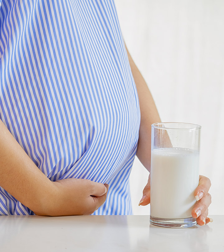 गर्भावस्था में दूध पीना सुरक्षित है या नहीं – Milk During Pregnancy in Hindi