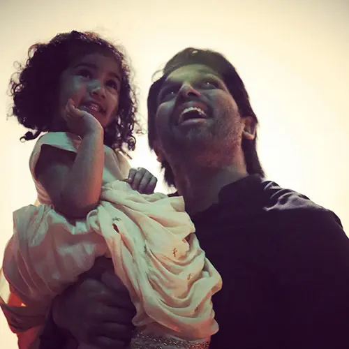 Allu Arjun Posts Supremely Cute Video Of His “BAE”, Allu Arha Giving Us Major Father-Daughter Goals (2)