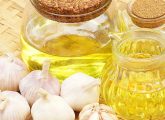 लहसुन के तेल के फायदे, उपयोग और नुकसान - Garlic Oil Benefits, Uses ...