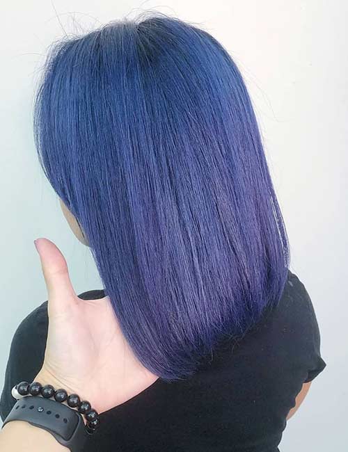 Idées de cheveux bleus et violets en mélange smokey en sourdine