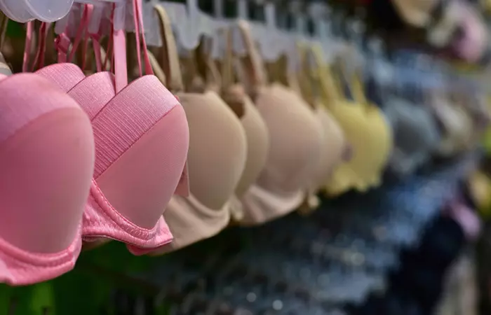 Pssssssss……….Your Bra Strap Is Showing