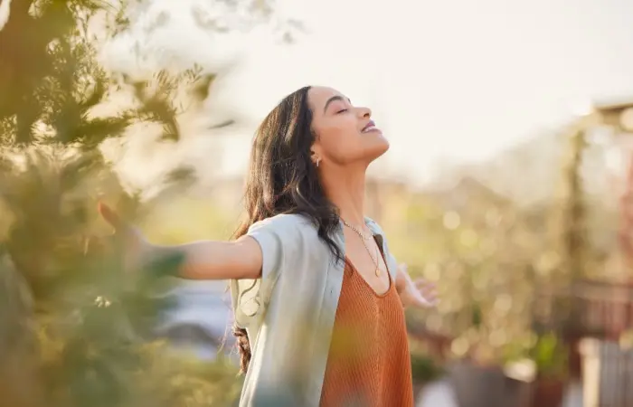  A happy single woman