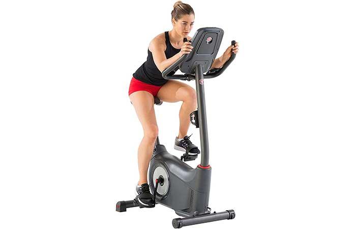 Schwinn Upright Bike - BESTE HOMETRAINERS EN LIGFIETSEN VOOR THUIS KOPEN 2023 FIETSTRAINING VOOR MANNEN VROUWEN EN VOOR OUDEREN MET RUGKLACHTEN RUGPIJN REUMA OF ARTROSE