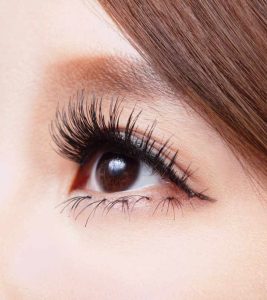 11 Best False Eyelashes For Asian Eye...