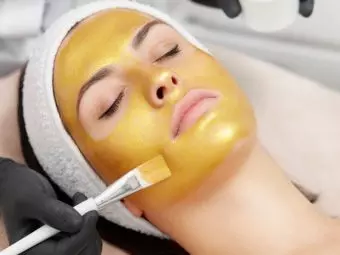 13 Best Face Mask Brushes Of 2023, According To An Expert