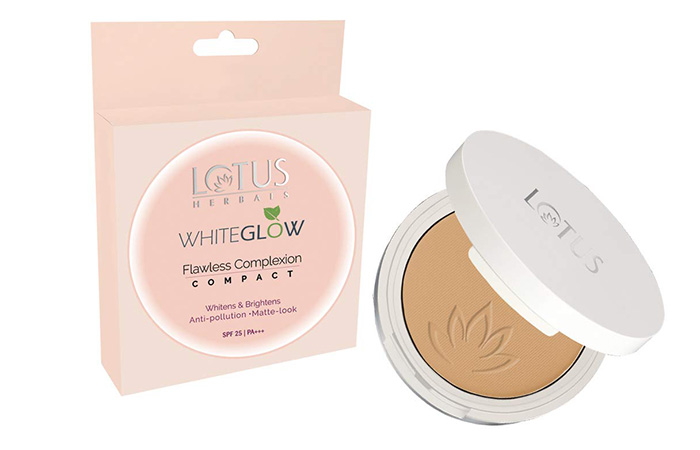  Lotus Herbals Whiteglow Flawless Complex Compact