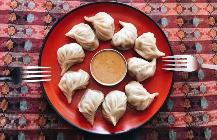 Momos