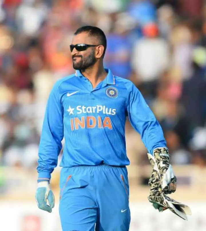 bollywood celebrities react to dhoni announcing retirement