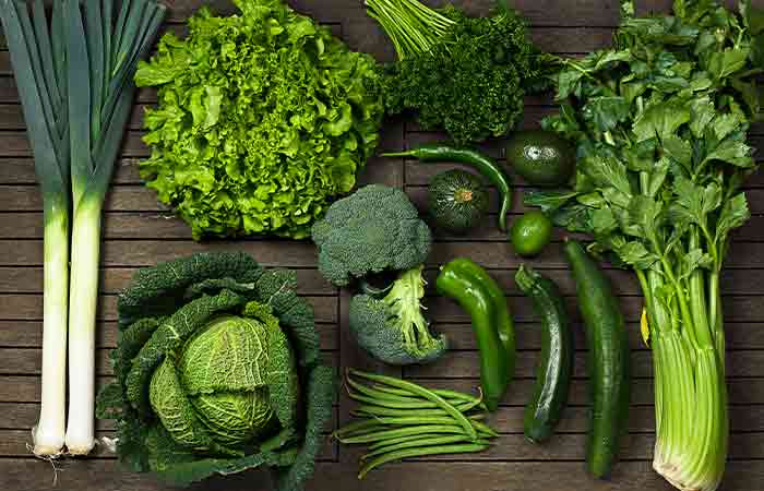 Dark leafy greens to help lose belly fat