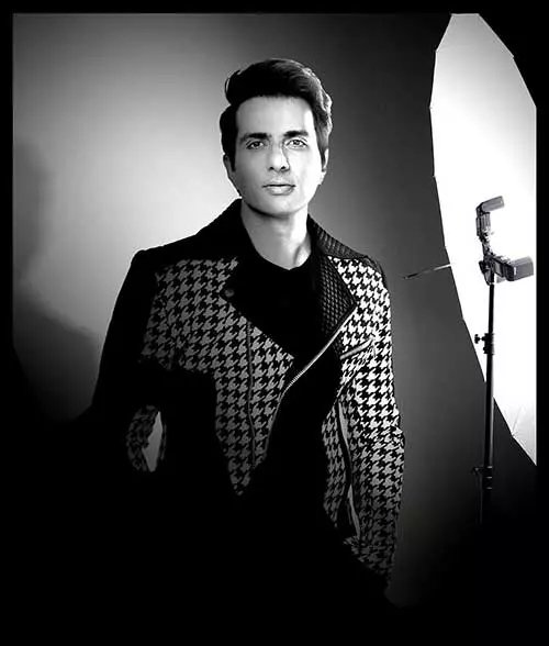 He Arranged Smartphones For Students To Help Them Attend Online Classes