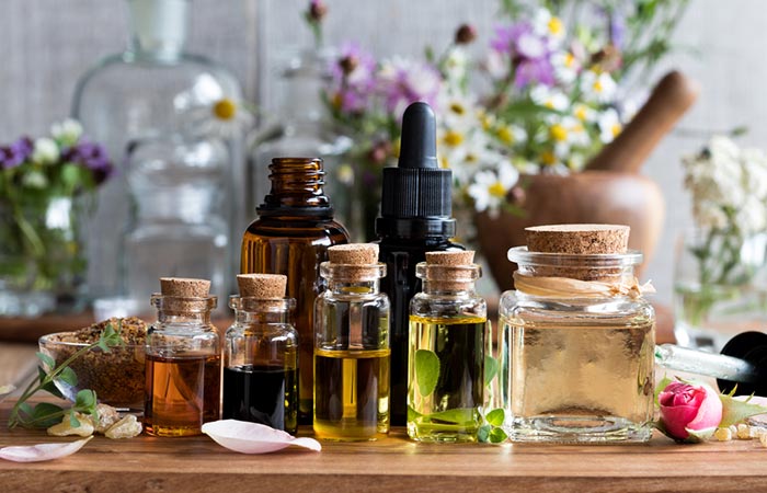 Essential oils can be mixed with castor oil to stimulate hair growth