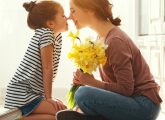 55+ Beautiful Mother Daughter Quotes In Hindi - माँ-बेटी पर अनमोल ...