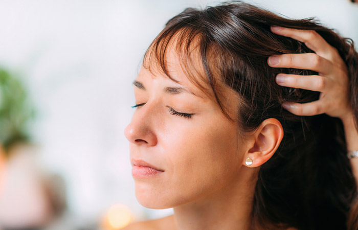 Hair oil massage can prevent hair damage from sea salt spray
