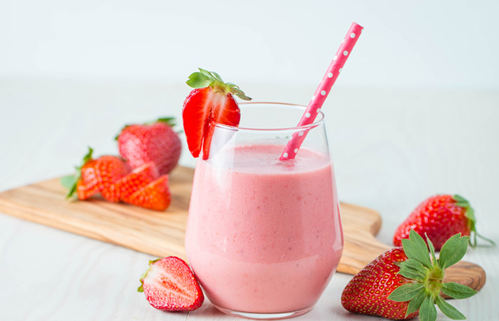 Vitamin B smoothie with yogurt, strawberry, and soy milk for boosting hair growth