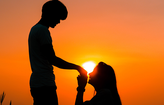 25+ Romantic Ideas - How To Propose A Boy In Hindi
