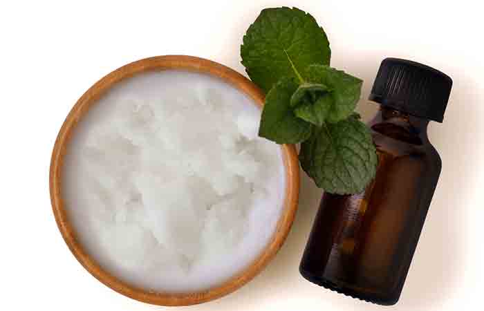 Peppermint oil with coconut oil reduces hair loss