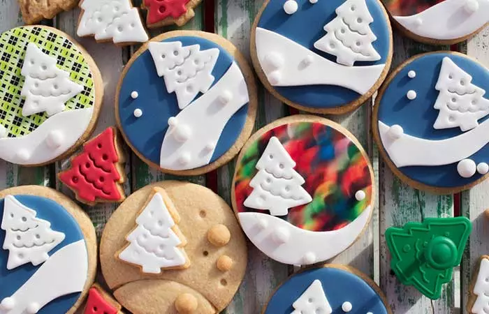 Christmas Themed Fondant Cookies