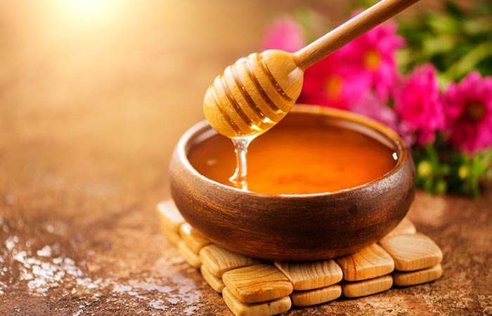 Use honey and sesame oil for your hair