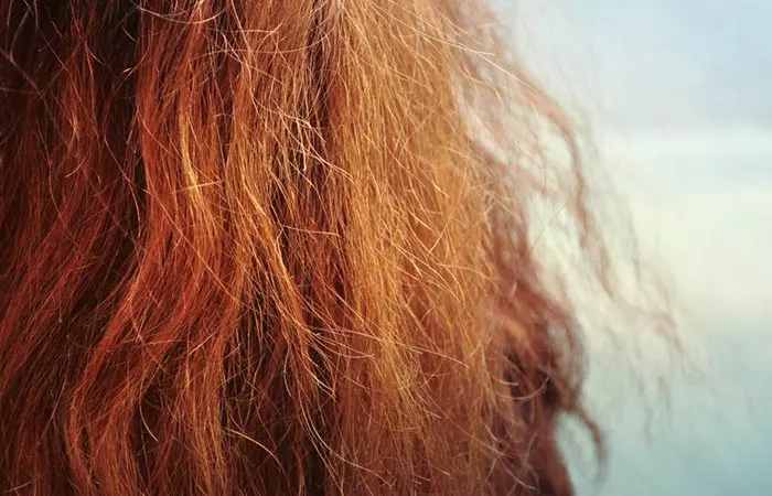 Washing your hair with hot water may lead to frizzy hair