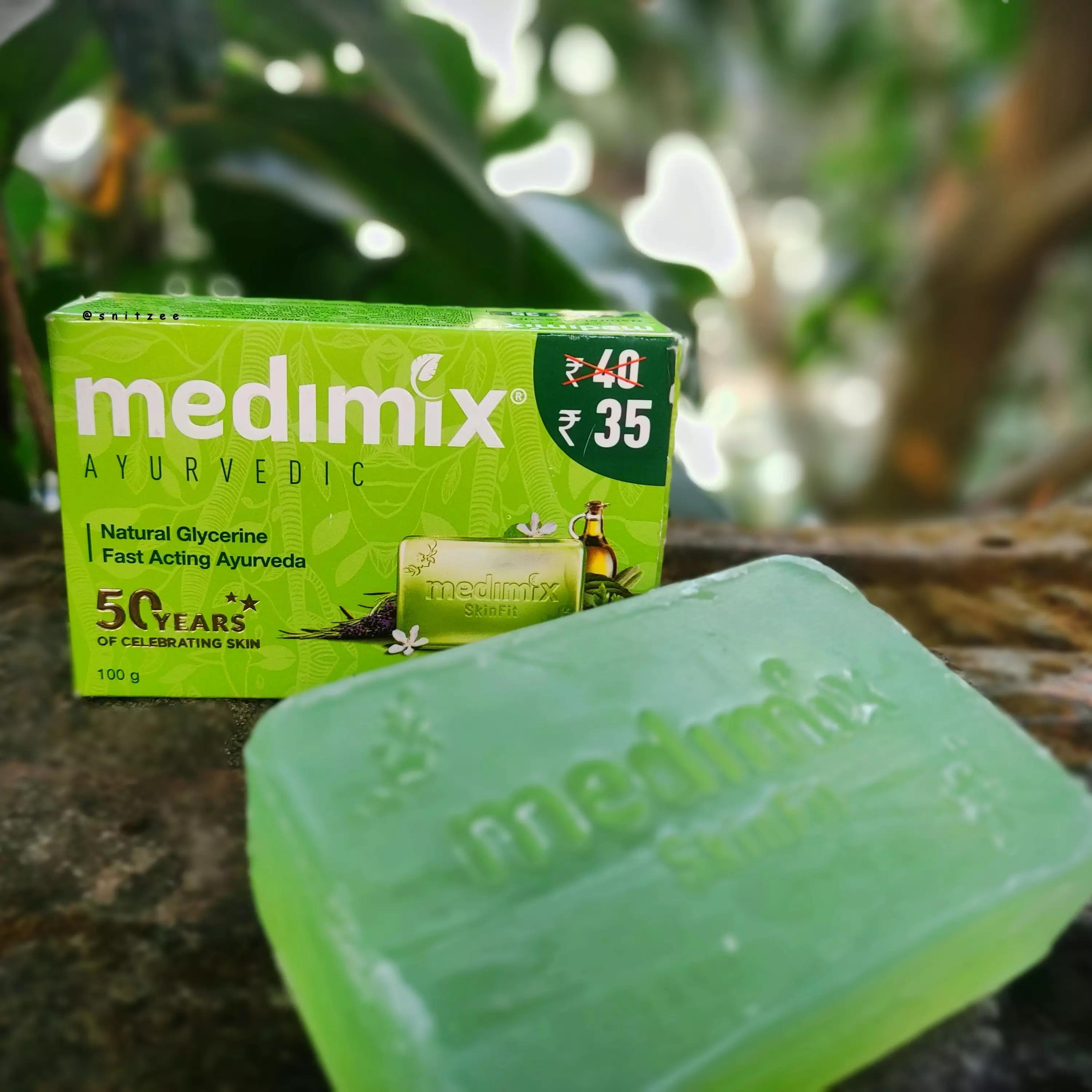 Medimix Ayurvedic Natural Glycerine soap with Lakshadi Oil Reviews