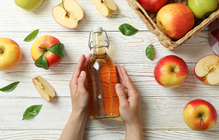 Apple cider vinegar may help relieve scalp itching.