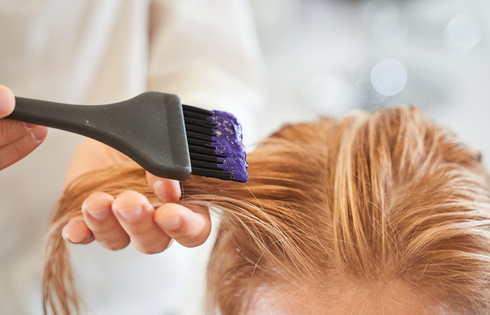 Applying semi-permanent hair dye to hair