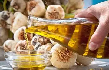 Garlic and olive oil for hair growth