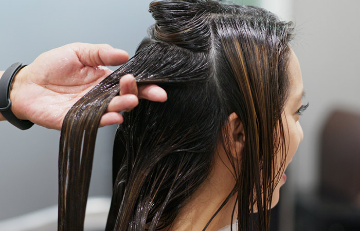 Deep conditioning can make hair nourished and smooth