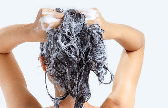 Regular shampooing can reduce flea infestation