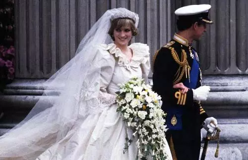 She Added A Horseshoe Charm To Her Wedding Dress