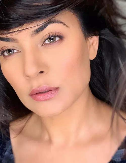 Subtle Pinch Of Mascara Can Elevate Your Look