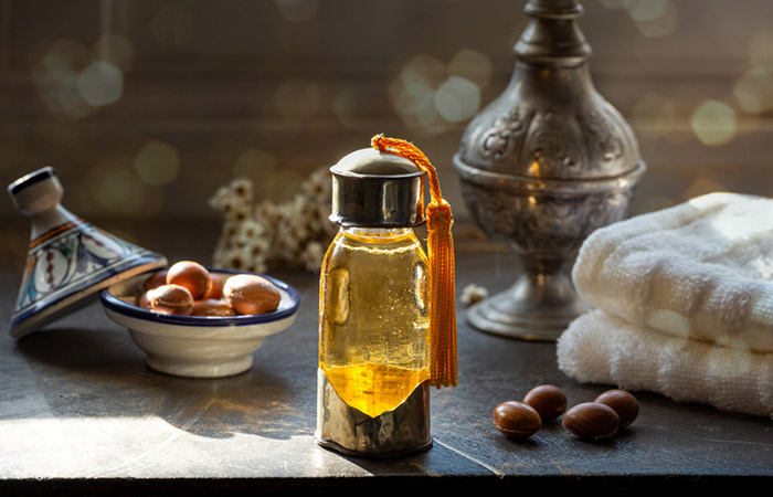 Argan oil is suitable for double cleansing of acne-prone skin