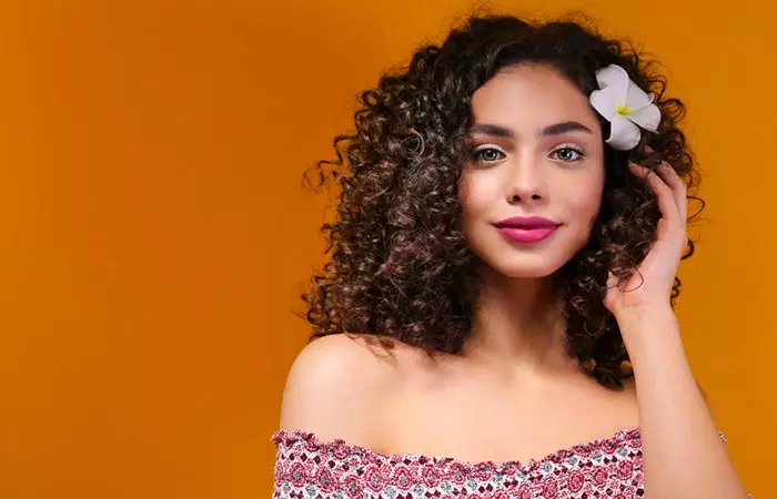 Woman enjoys soft and bouncy curls as a result of co-washing