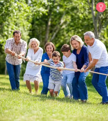 Family-Enjoying-Games-Reunion-Party