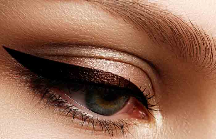 Brown eyelining makeup for olive skin tone