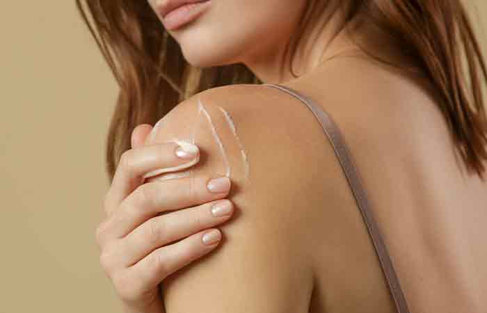 Lanolin moisturizes the skin