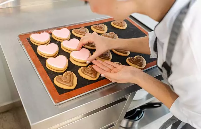 Start Adding Icing To The Cookies