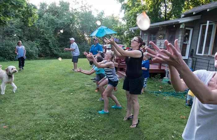 Water balloon toss