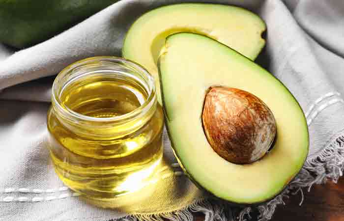 Avocado oil as moisturizing oil for better hair