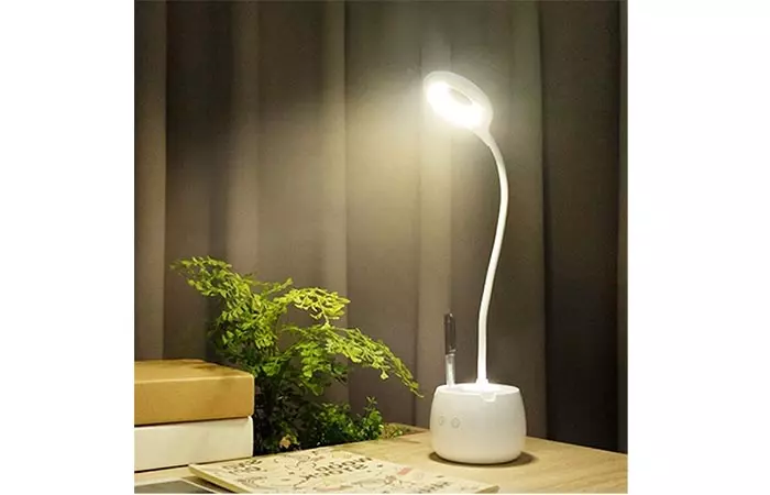 Wooum LED Rechargeable Desk Lamp