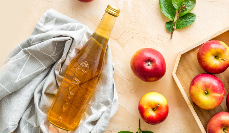 Apple Cider Vinegar For Natural Hair: Benefits & Side Effects
