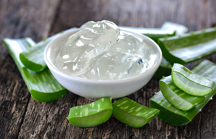 Aloe vera gel as a natural remedy to treat darken skin around mouth