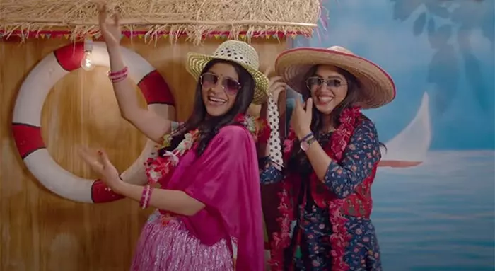 Dolly Dolly Kitty Aur Woh Chamakte Sitare
