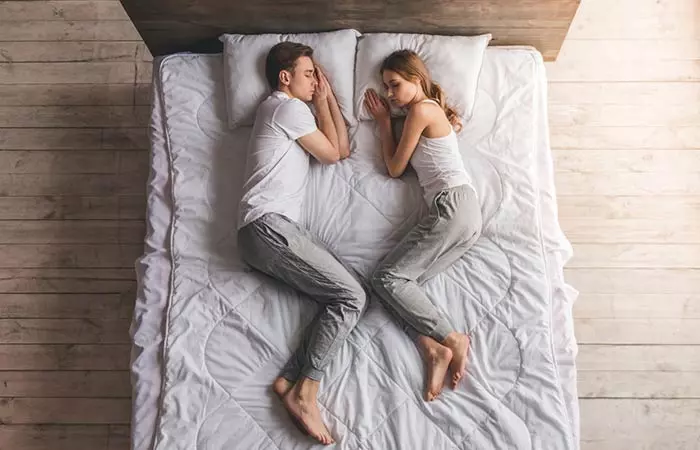 26 Types Of Couple s Sleeping Positions And What They Say About Your Relationship - 22