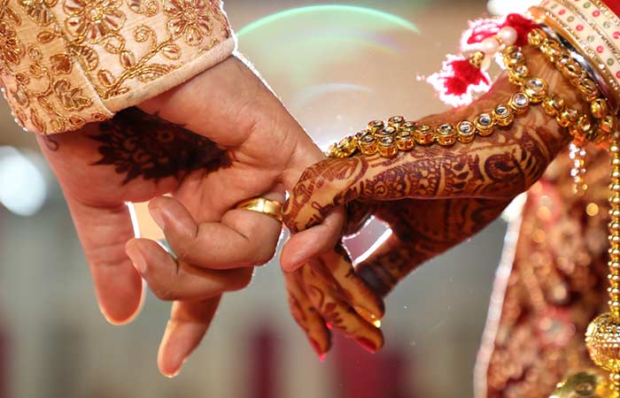 Tips For Happy Married Life In Hindi