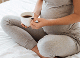 प्रेगनेंसी में कॉफी पीनी चाहिए या नहीं?- Coffee In Pregnancy in Hindi
