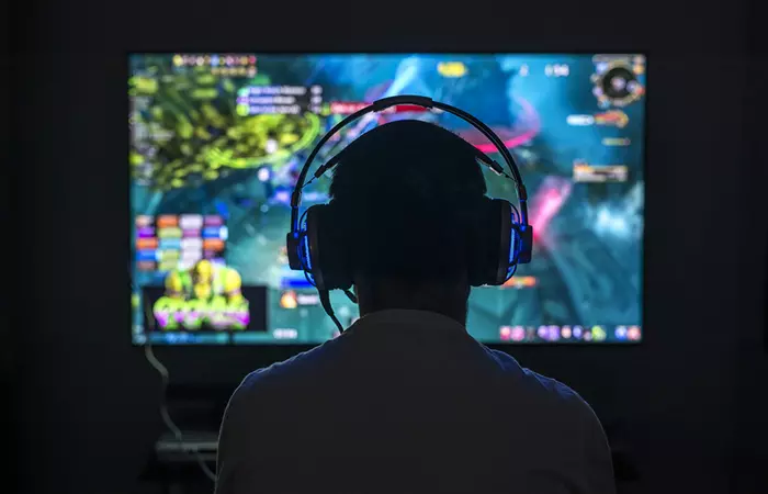 Have Virtual Hangouts And Play Online Games