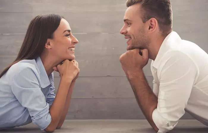 Couple indulged in healthy communication to avoid being needy in relationship