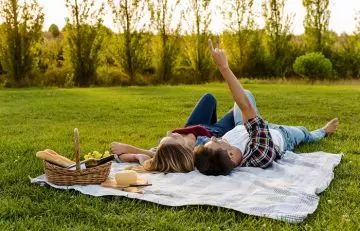 A sweet picnic as your husband’s birthday surprise
